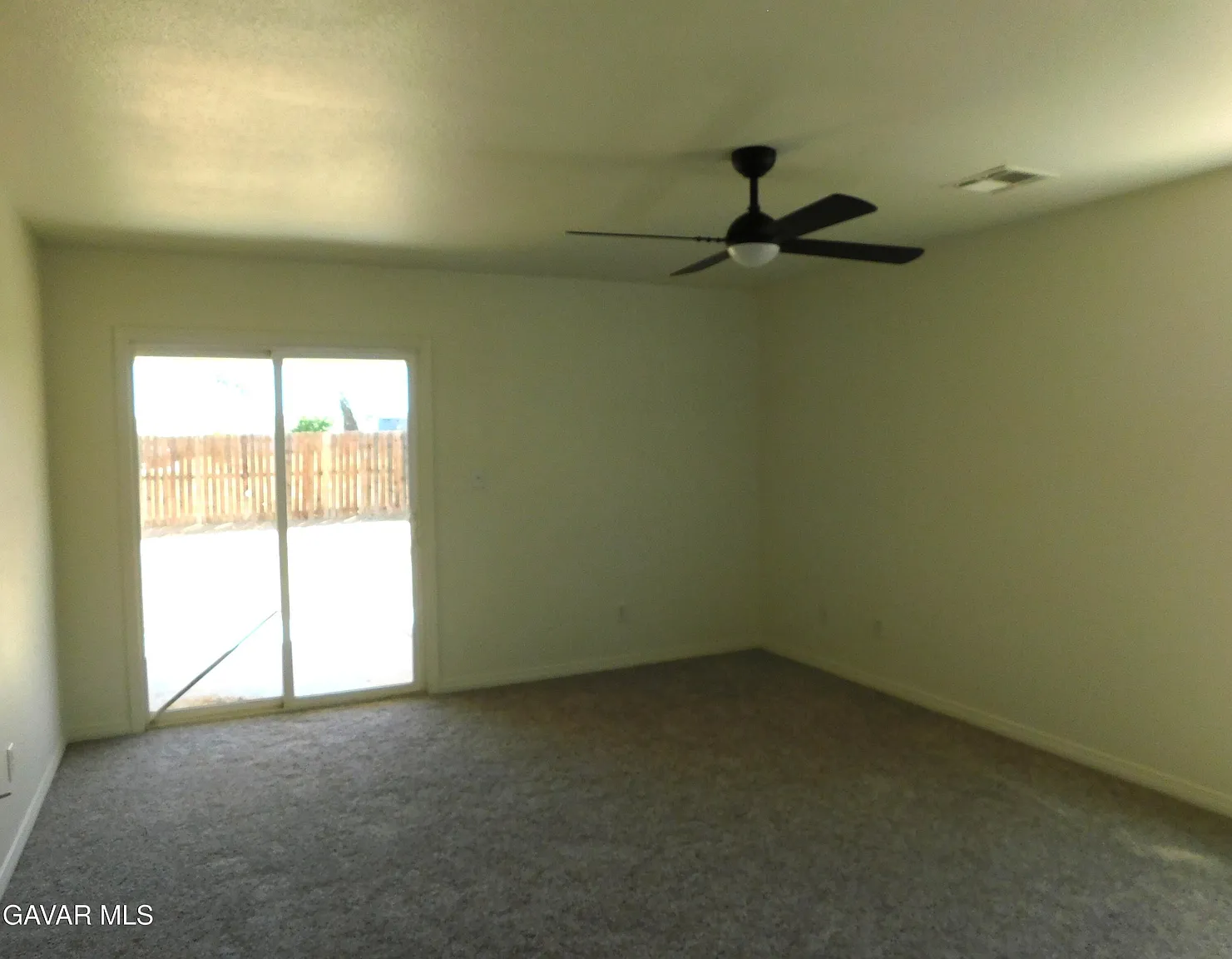 Updated 3BR 2BA Family Home with Modern Kitchen thumbnail 7