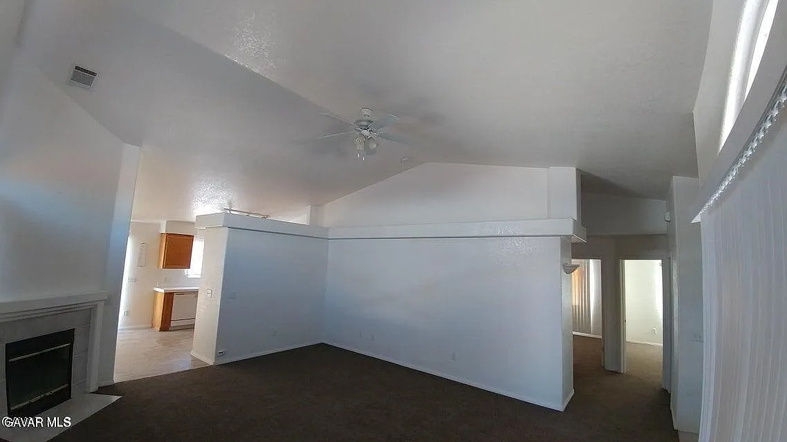 Beautifully Maintained 3BR 2BA Home in California City thumbnail 8