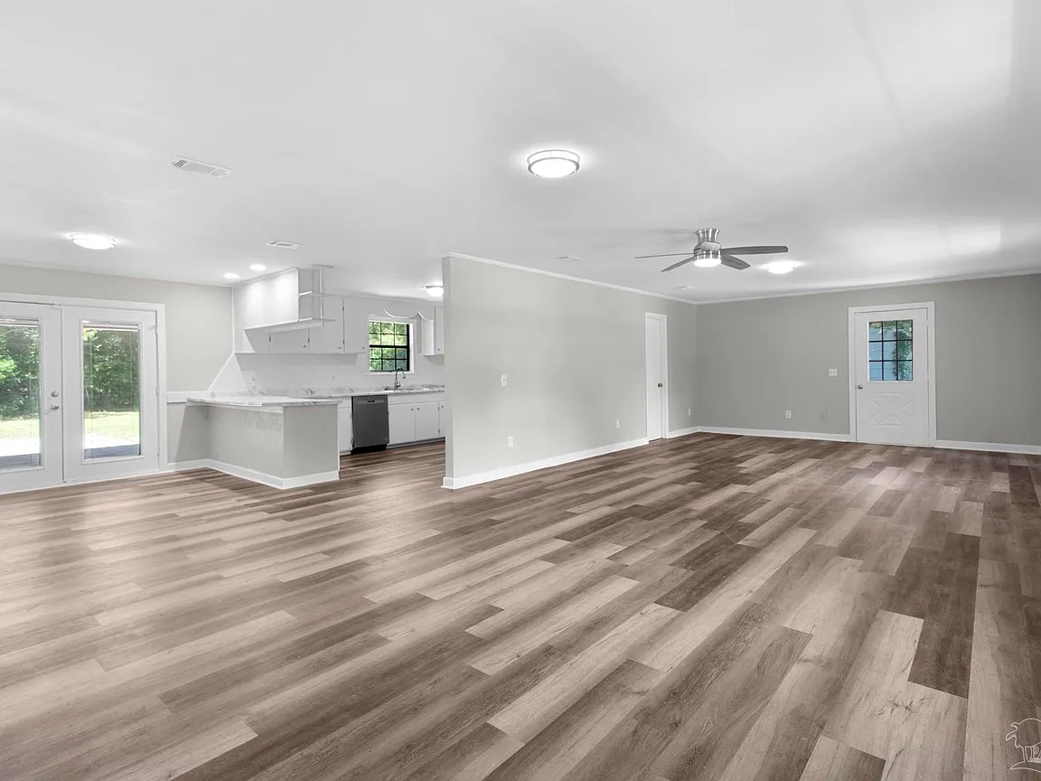 Charming 3BR 2BA Country-Style Home Near Bayou Grande thumbnail 5