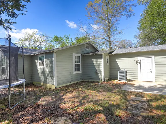 Beautiful 3BR 2BA Home in Pensacola Area thumbnail 2